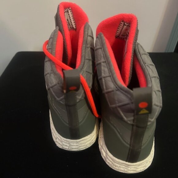 New Balance 710 Gray Lace up Mid Hiking boots , size 11 - Picture 2 of 8